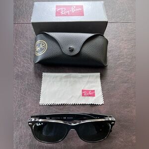 Ray-Ban Sunglasses RB2132 6052 58 18 145 3P. New Wayfarer Black on Transparent